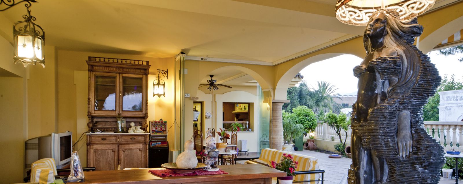 38af84d549ced85066f5ae2350e93a7b - 13