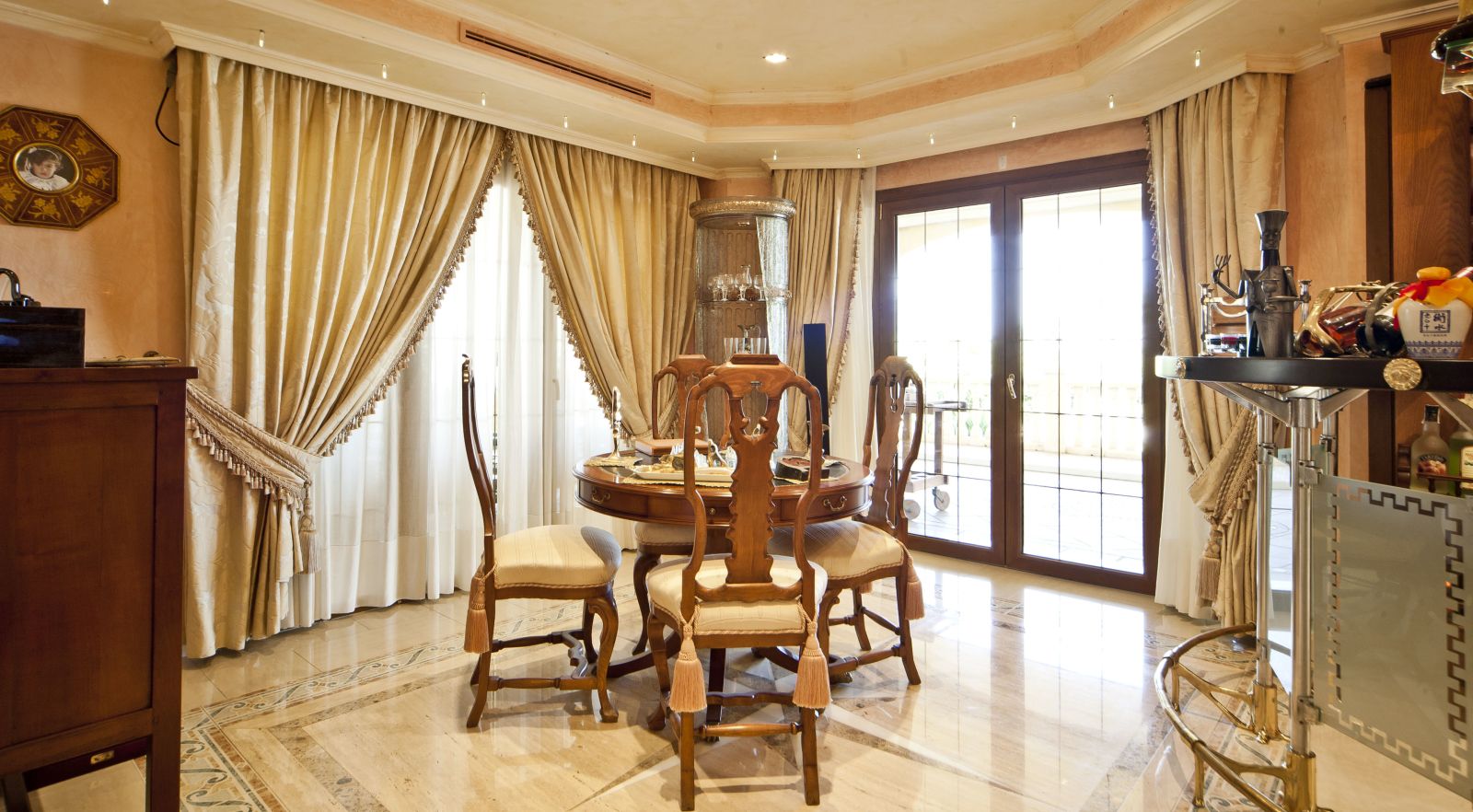 38af84d549ced85066f5ae2350e93a7b - 14