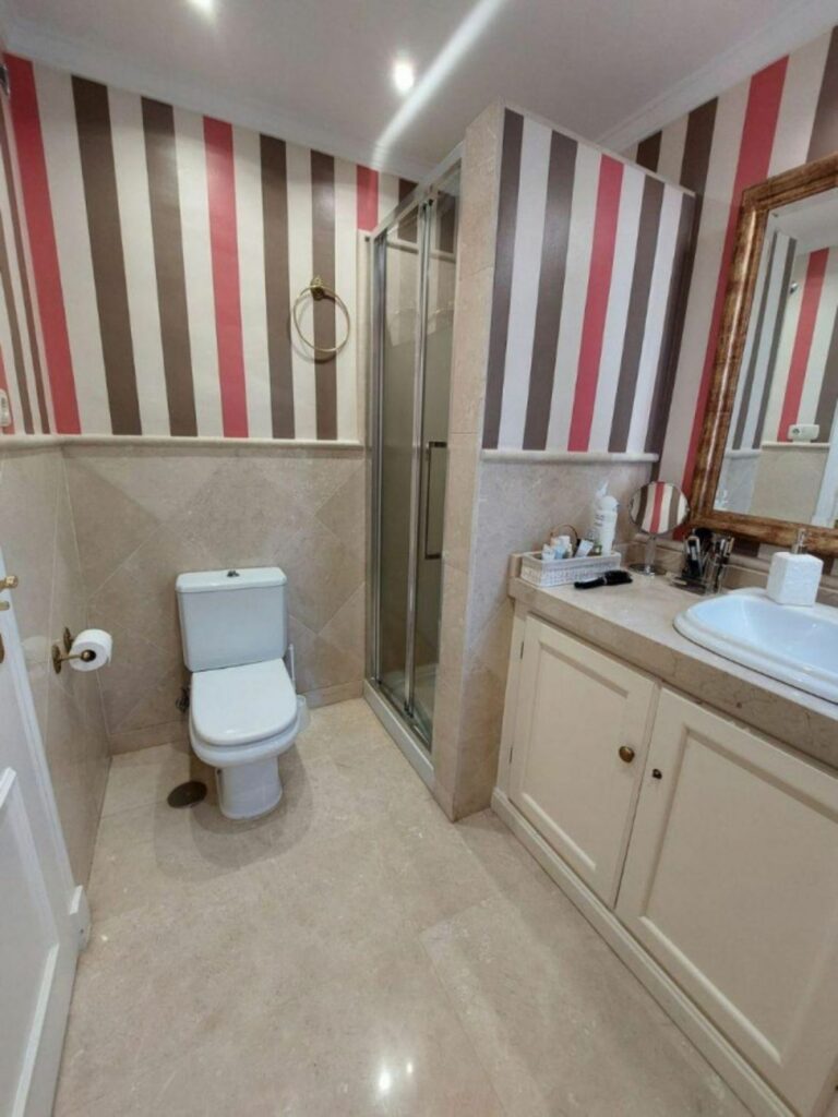 a1040e3f00ba4f5f4ead87ddf8778e07 - 11