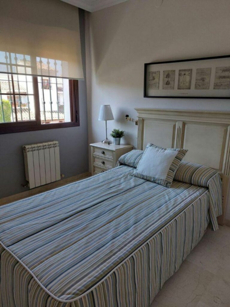 a1040e3f00ba4f5f4ead87ddf8778e07 - 14