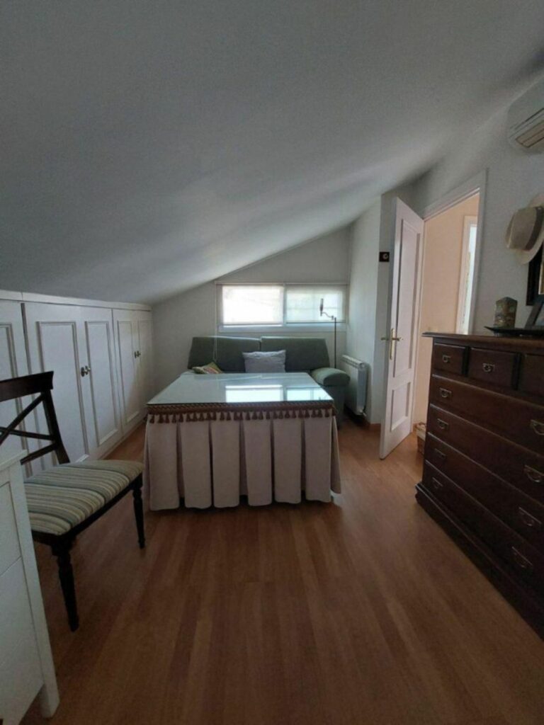 a1040e3f00ba4f5f4ead87ddf8778e07 - 16