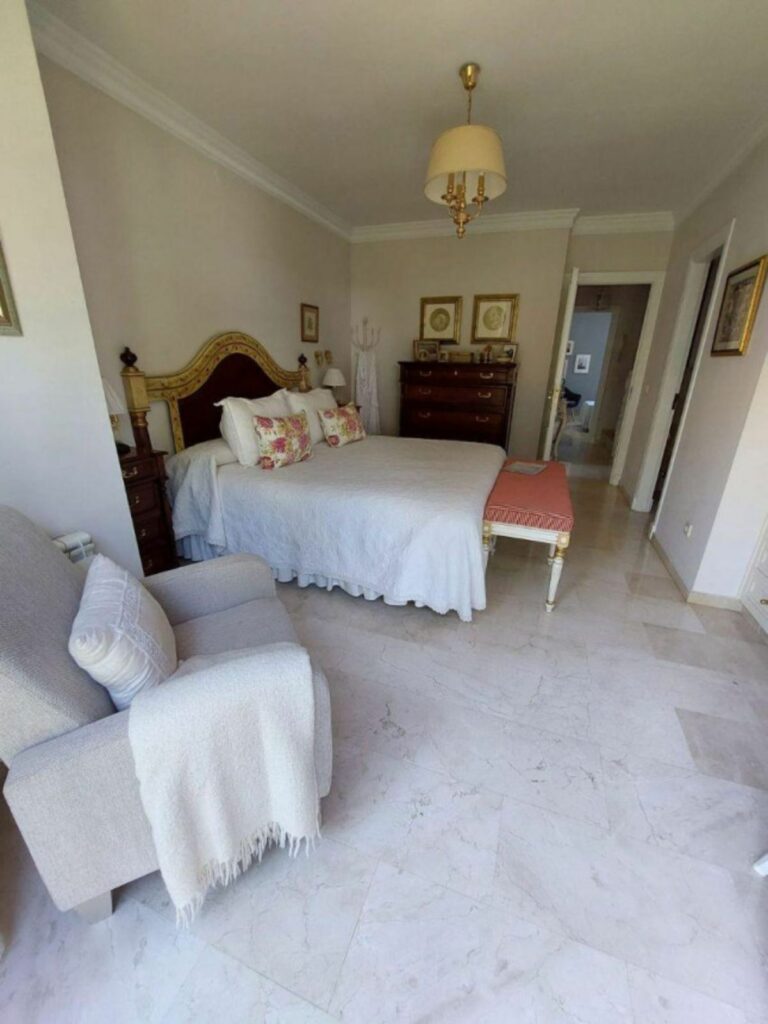 a1040e3f00ba4f5f4ead87ddf8778e07 - 9