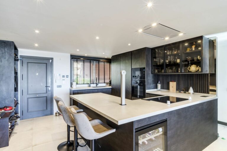 c0f928c73b75bd5b66559333a0932293 - 3