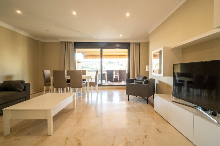 37e89ea792362a5bb2ef24b186b1e559 - 2