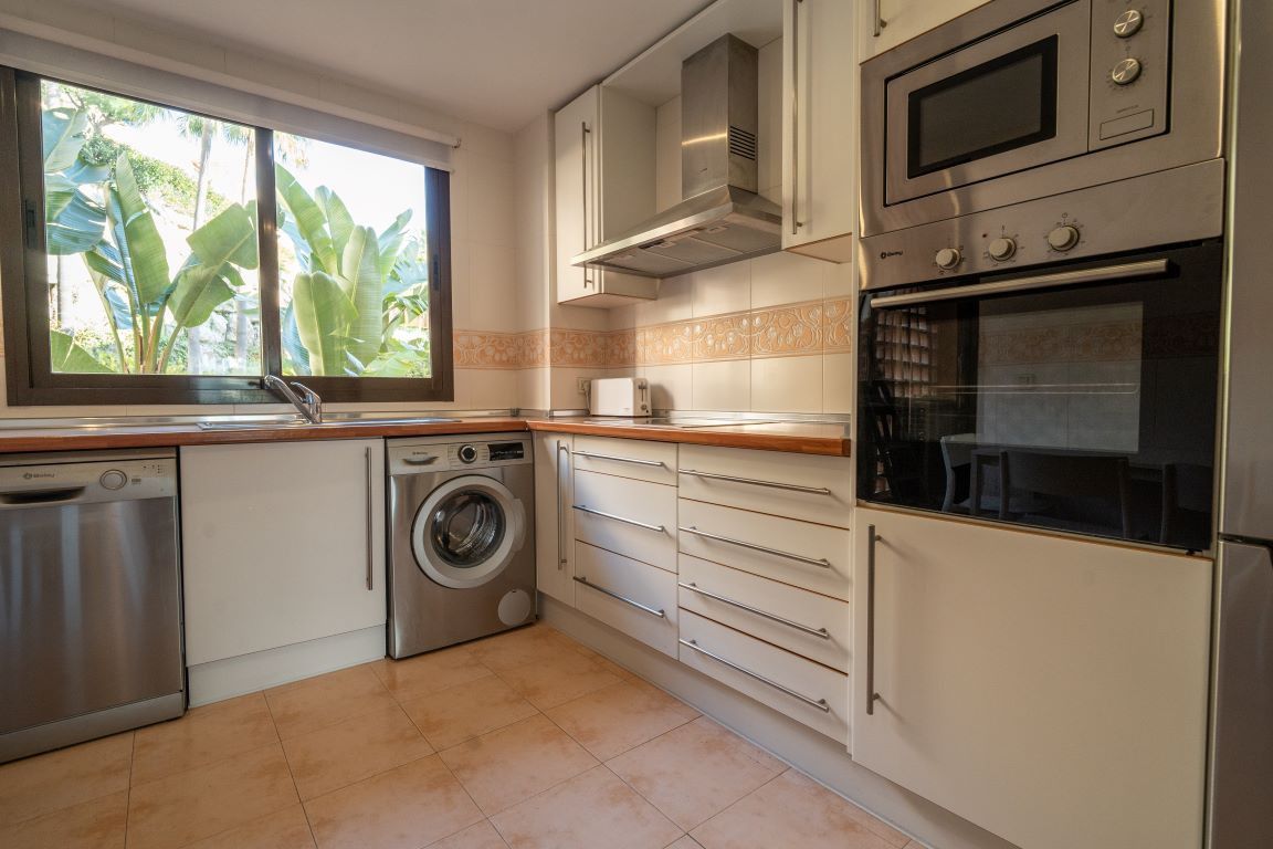 37e89ea792362a5bb2ef24b186b1e559 - 5