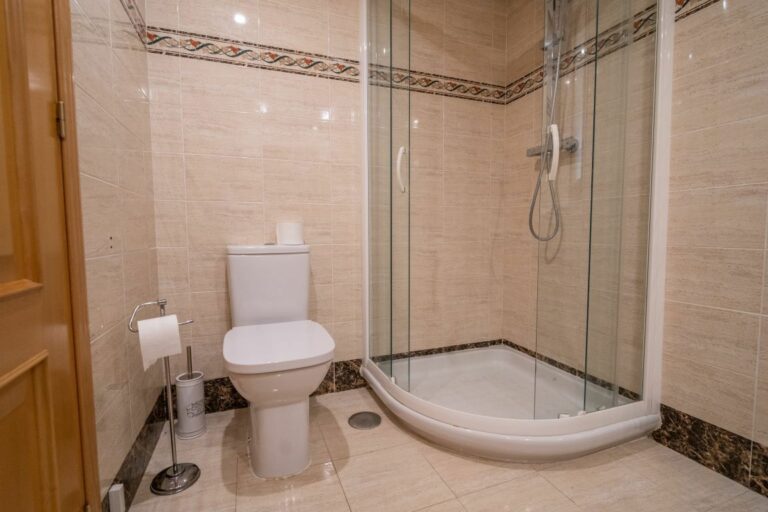 37e89ea792362a5bb2ef24b186b1e559 - 9