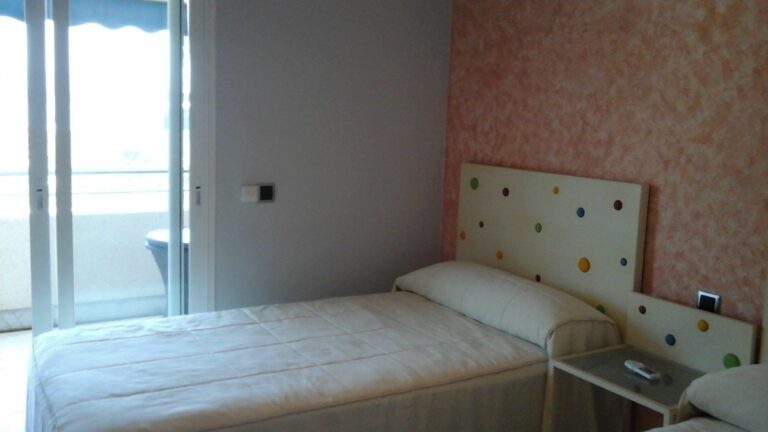 aeca9b66640e6ed1882433f52bc8ea88 - 16