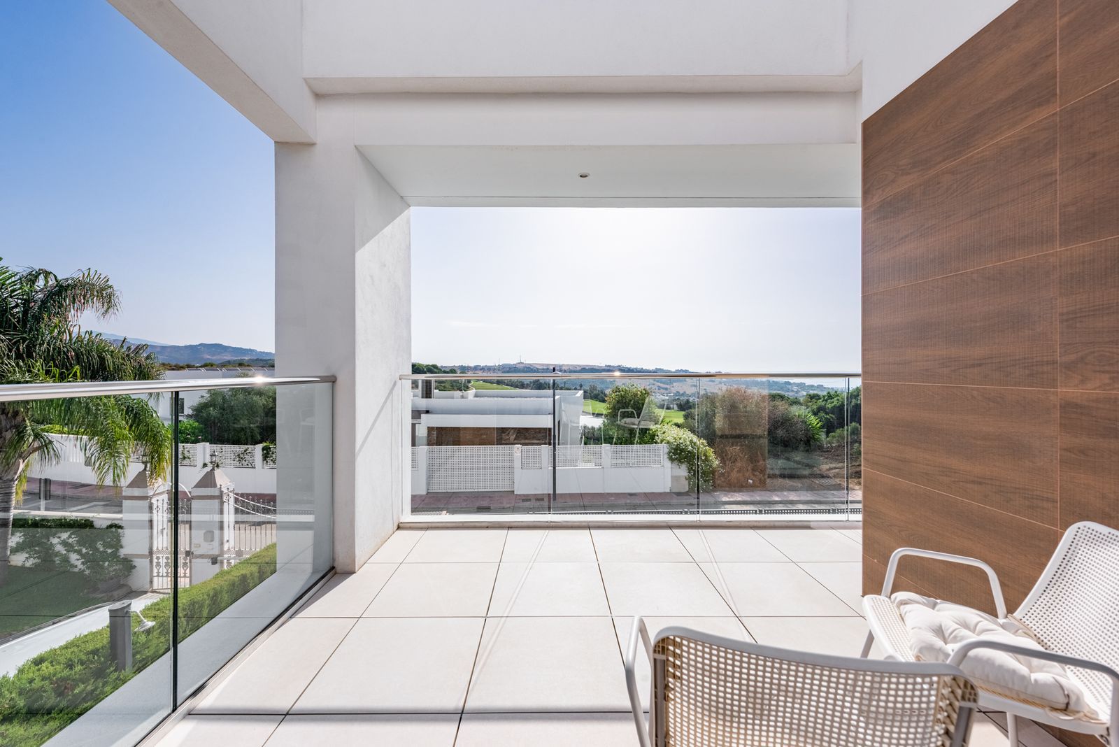 09858aa4bbc26a33957c2993a1cd142b - 13