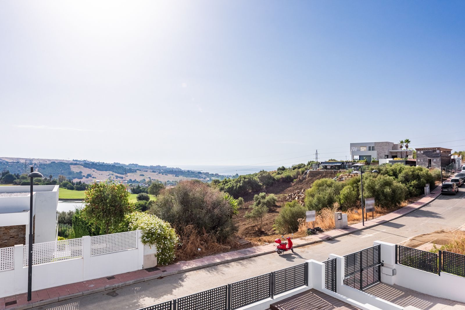 09858aa4bbc26a33957c2993a1cd142b - 15