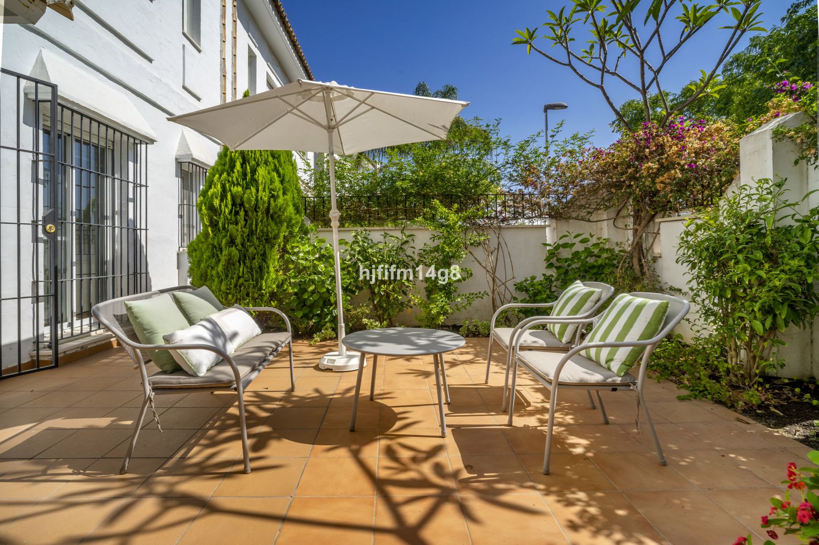 2e292befc233dcdc51921c9476598675 - 1