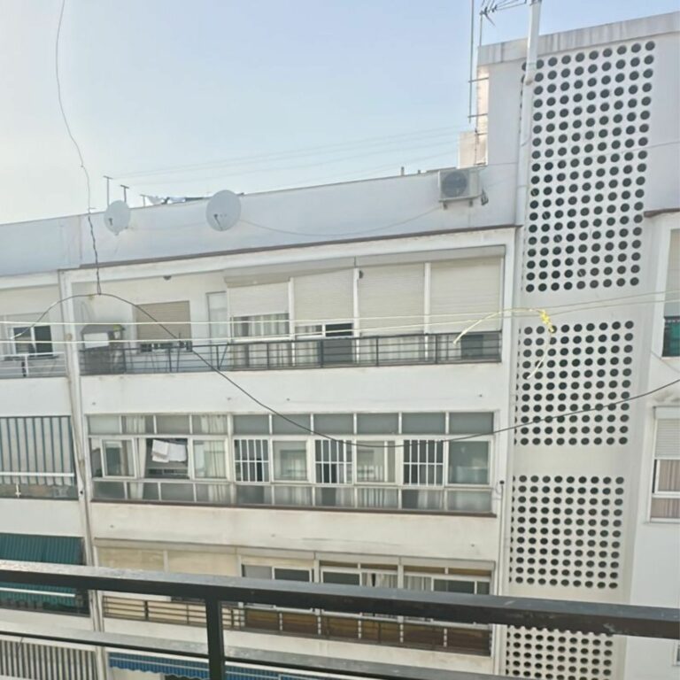 c1773052bfc13683176ae2d41324d90c - 1