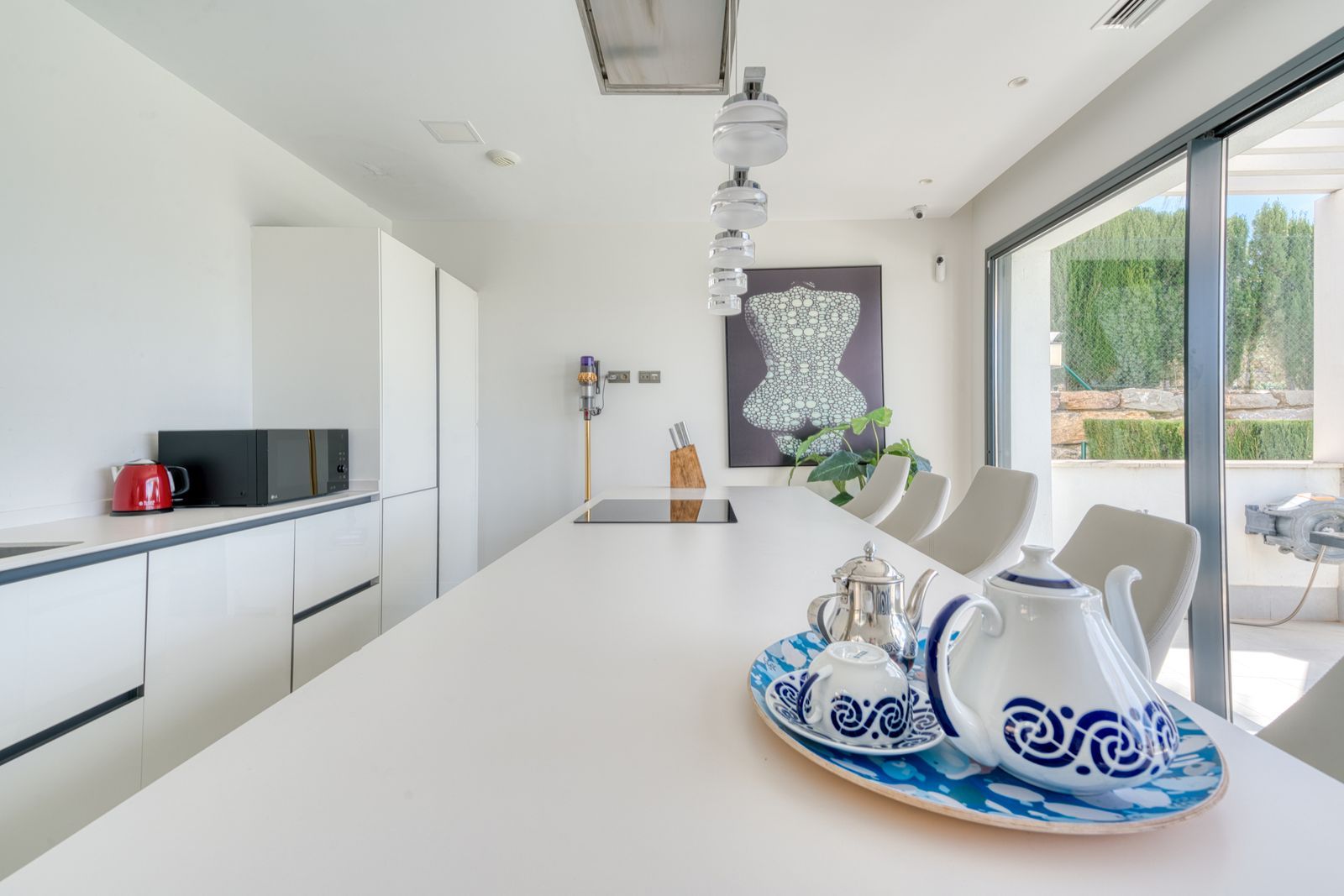 e0b514bf7da15bc522868d4c1a990f5e - 12