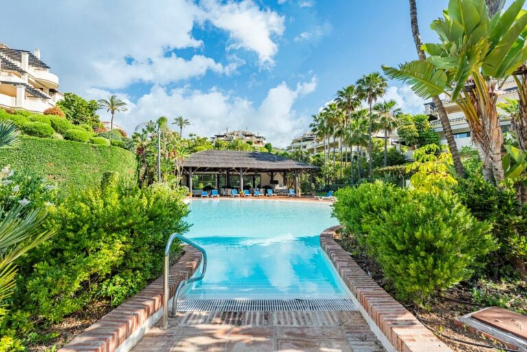 0bfb614f3f43f6dd52fa974c53d1a871 - 13