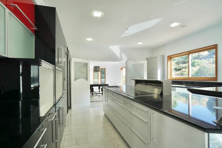 2e89d506dc23637cae41cafbf12fb6f9 - 13