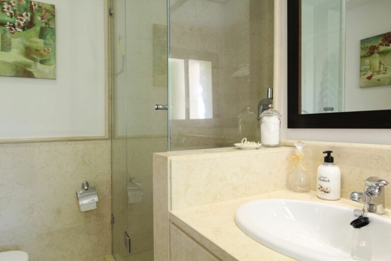 3e7b5a091bd752de42e0884dd2354fa3 - 16