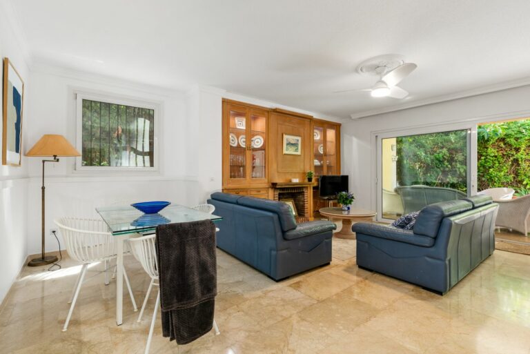 585b4f95e23a6575ac39eb3c08e8db3e - 14