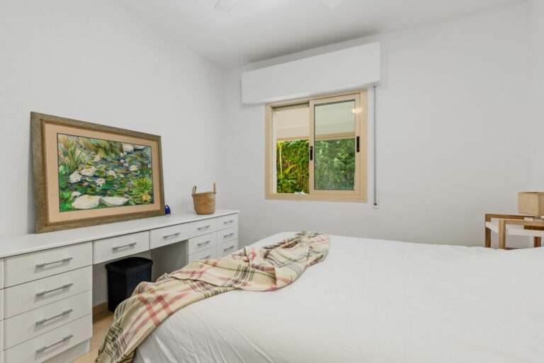 585b4f95e23a6575ac39eb3c08e8db3e - 4