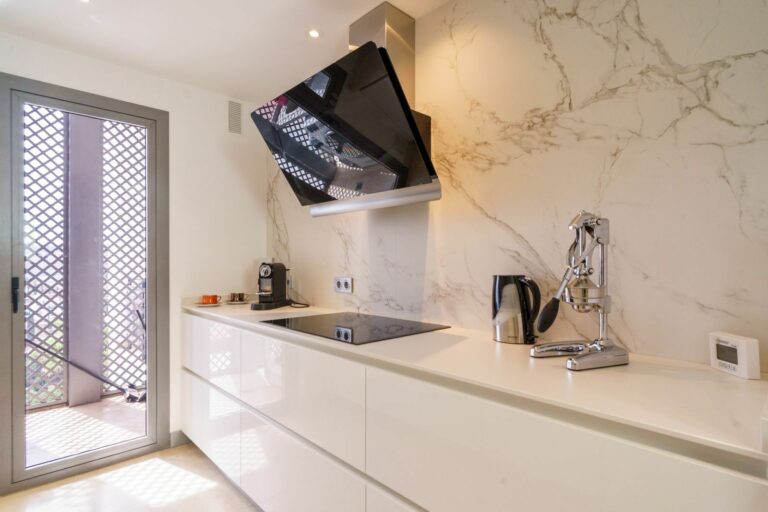 5b94ba3927679d31a7e225a2d89be69b - 11