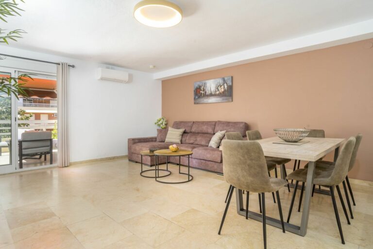 6589b0574e2926c0e22862d8caa0f374 - 10