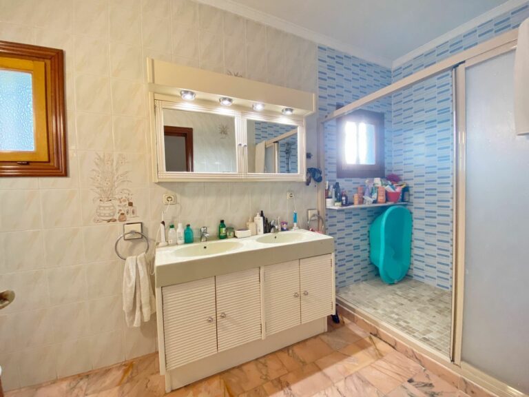 775ad17c50954267b61f078de7b7a2db - 15