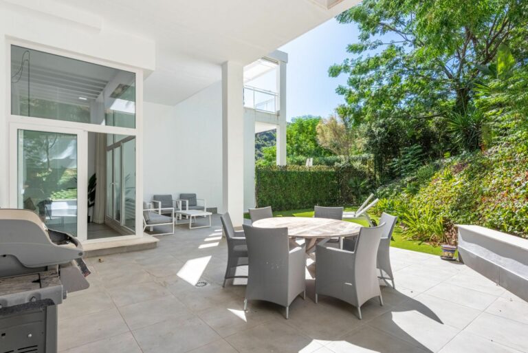 8f3440f8a0966fb05c72c92167650b34 - 11