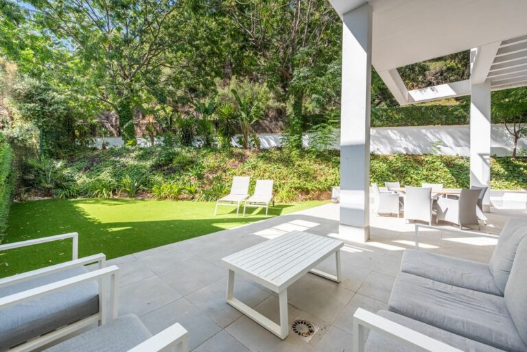 8f3440f8a0966fb05c72c92167650b34 - 2