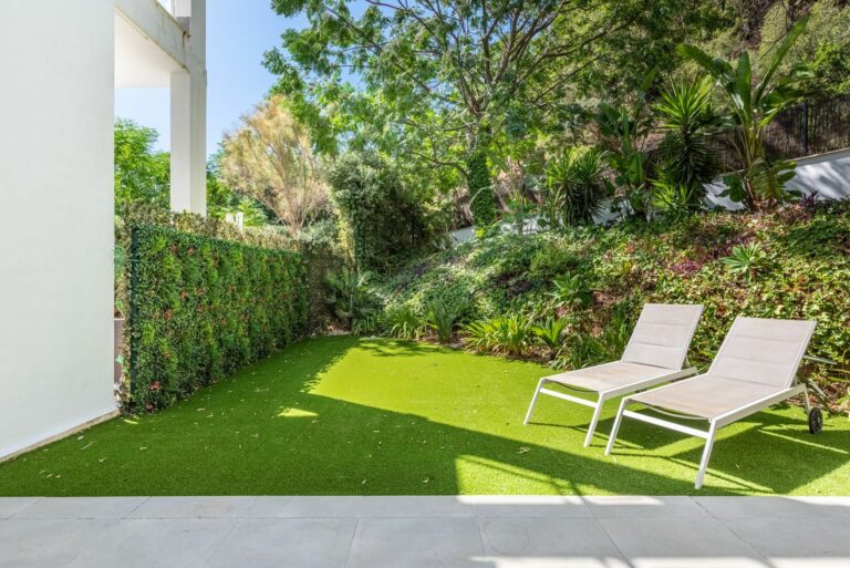 8f3440f8a0966fb05c72c92167650b34 - 7