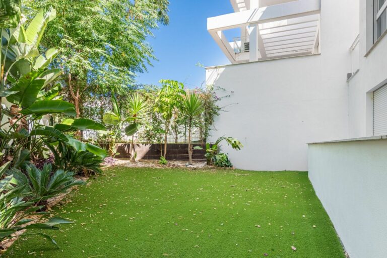 8f3440f8a0966fb05c72c92167650b34 - 8