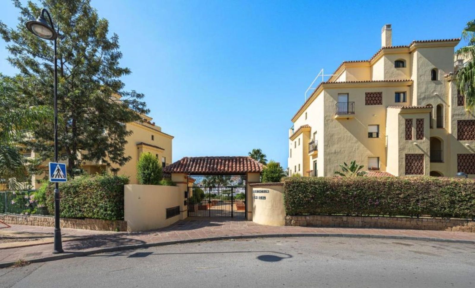 9d30c8af22e6b70d9a9e49e7c194e95d - 2