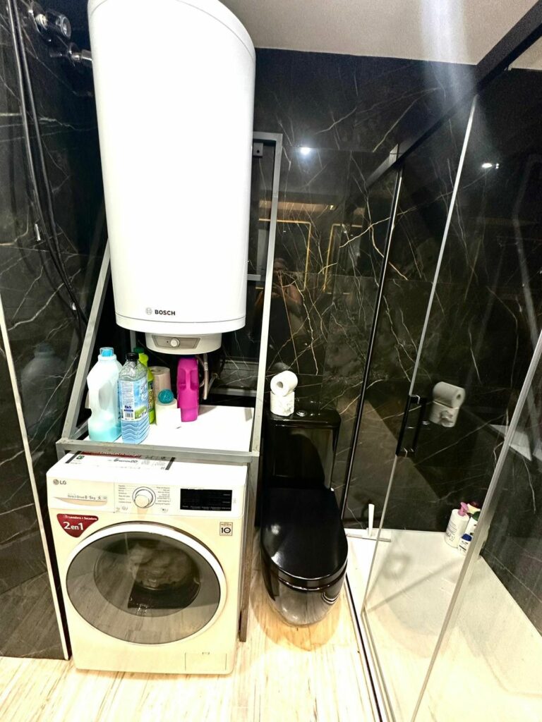 9f3f70080bd43b9225792c6ba7b320c9 - 12