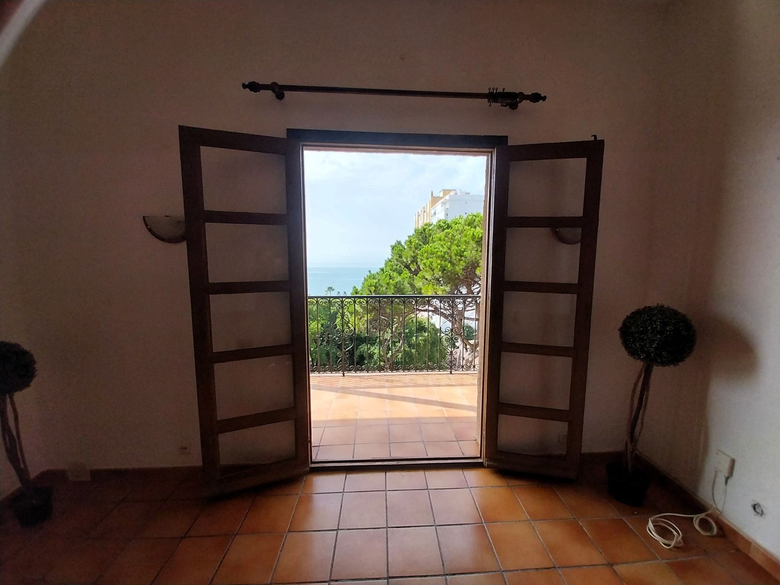 ac4f2b1fdf06e8bcd77cbfcb80998f33 - 11