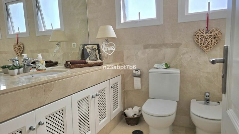 cb8f75ab21b4411acd1625543c073798 - 11