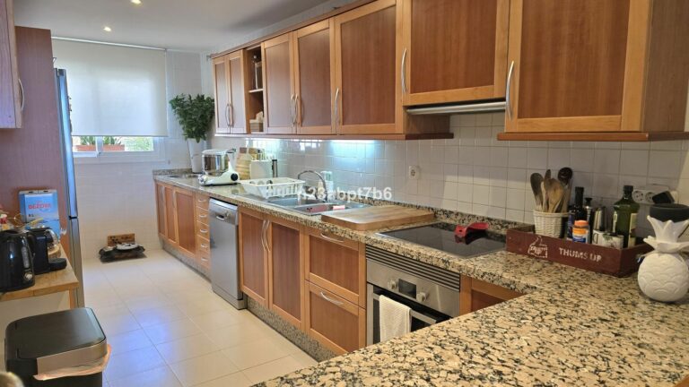 cb8f75ab21b4411acd1625543c073798 - 4