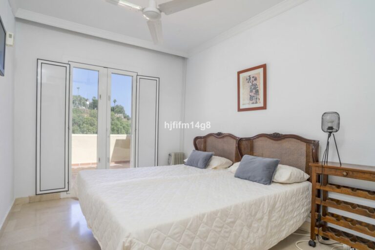 ed3f1373247d151727bece41143657c3 - 14