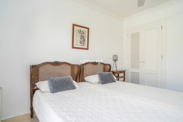 ed3f1373247d151727bece41143657c3 - 15