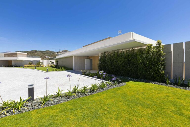 ef4e8d3292d5e150da45b20803f5f4a8 - 14