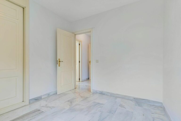 fe0832b2ae53beb56569eb8ca4eaf643 - 14