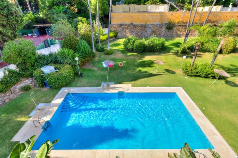 fe0832b2ae53beb56569eb8ca4eaf643 - 16