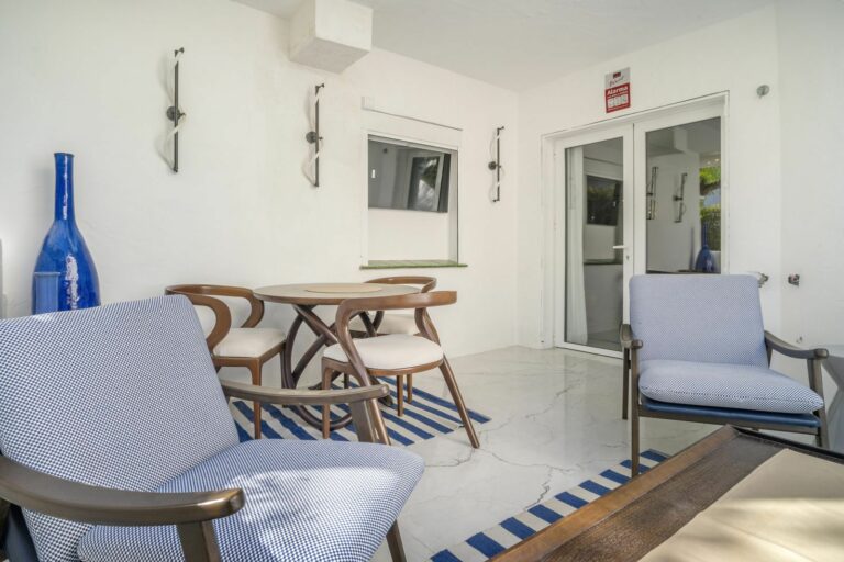 0240242b5f90e1cb360ca5a356d896e3 - 15