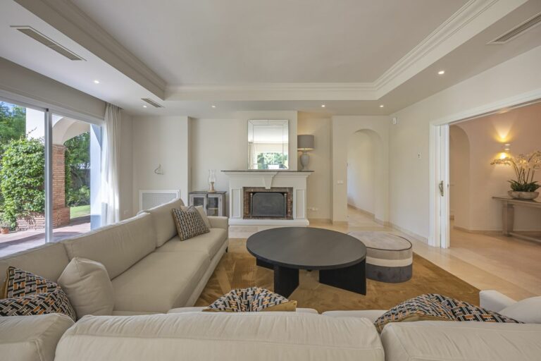 036b09b04a0ecb6d65833714f4a0b516 - 2