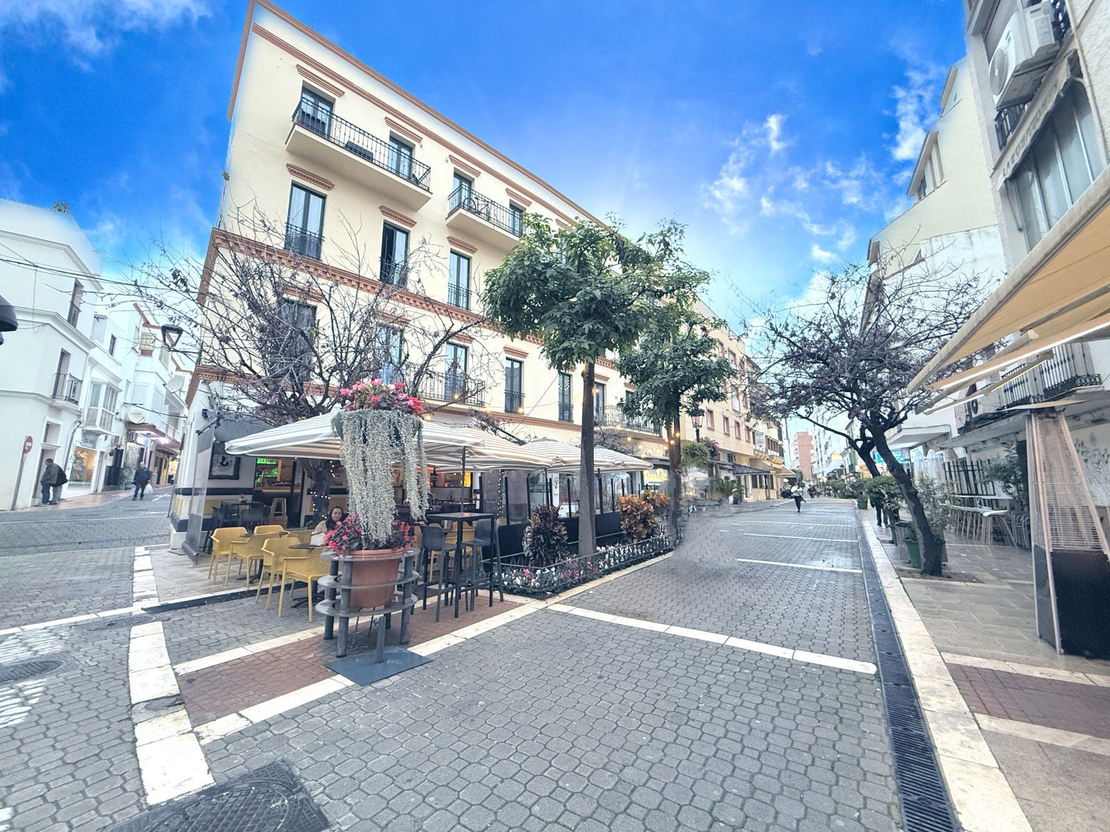 0adcc56b132d4f0e2130e2c4f7893388 - 13