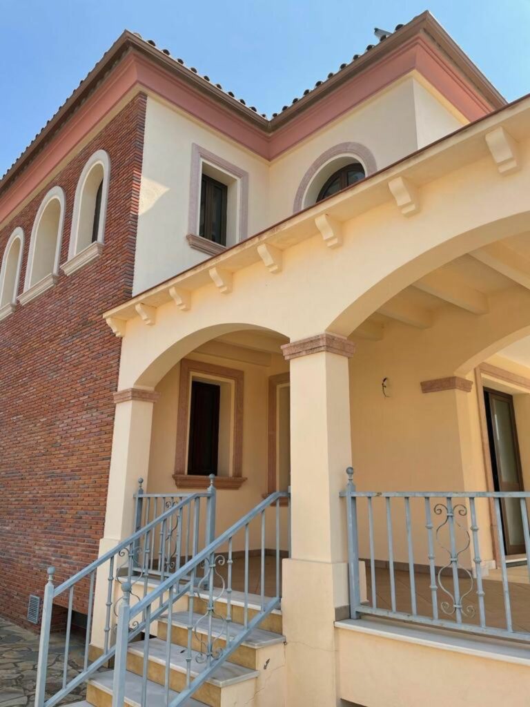 0f411890d8e0abcc0953d3b973e8b8e8 - 12