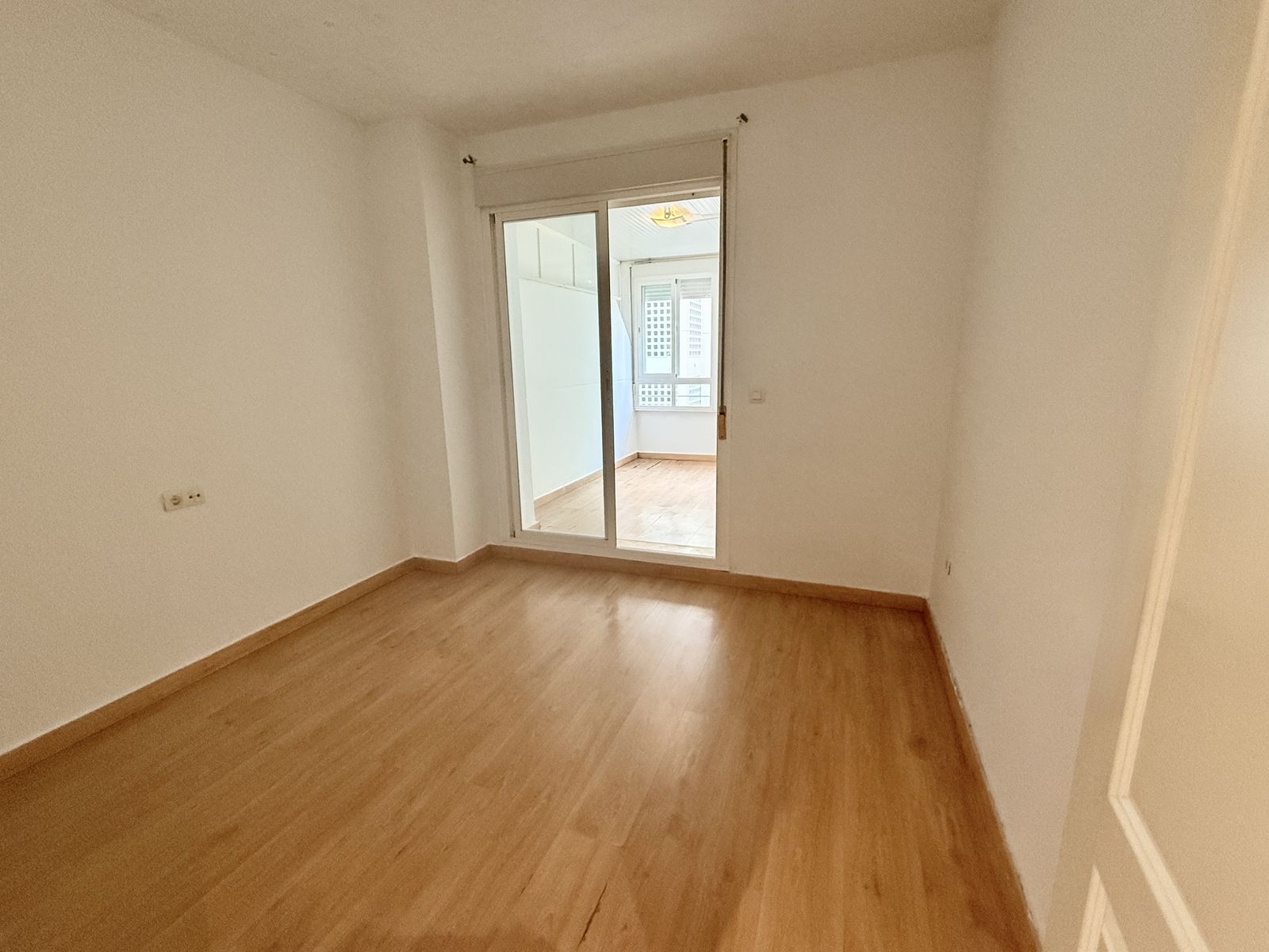 1300b8fbf5e1a5d45d5de415d3e40421 - 12