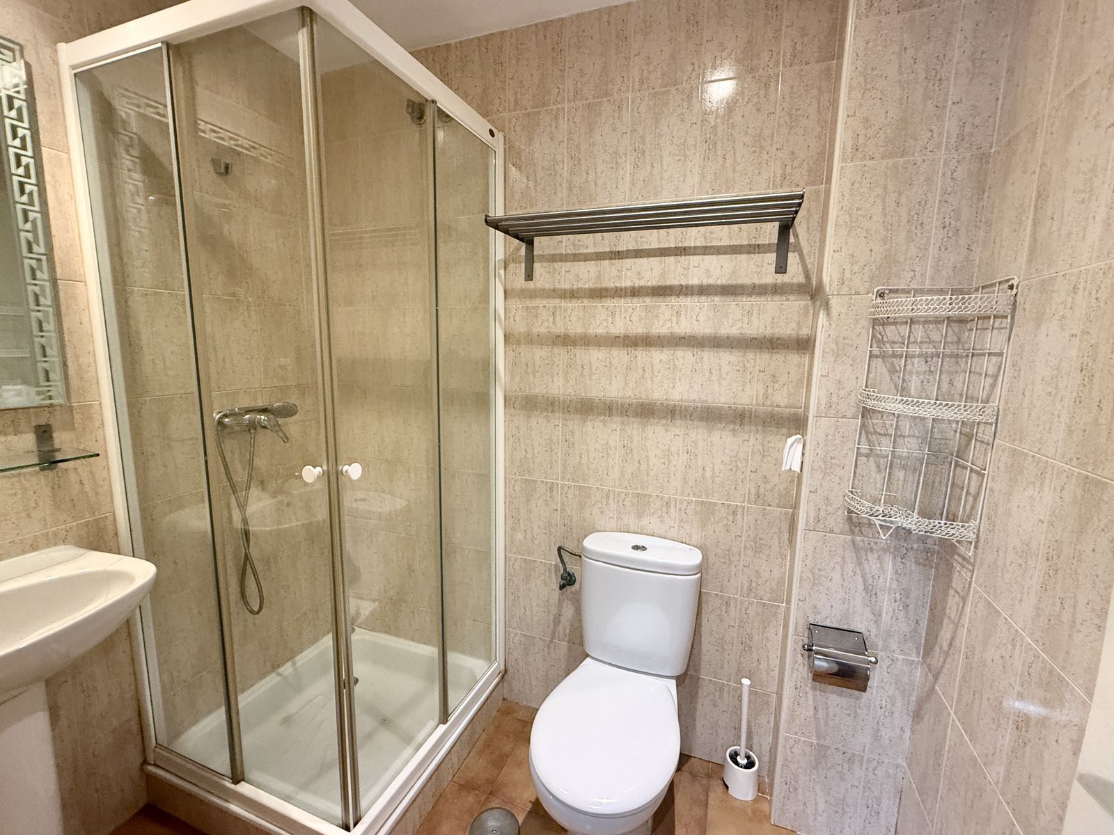 1300b8fbf5e1a5d45d5de415d3e40421 - 15