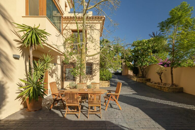 13d7547d6e8ac0f0c9cdfe2abb142af4 - 4