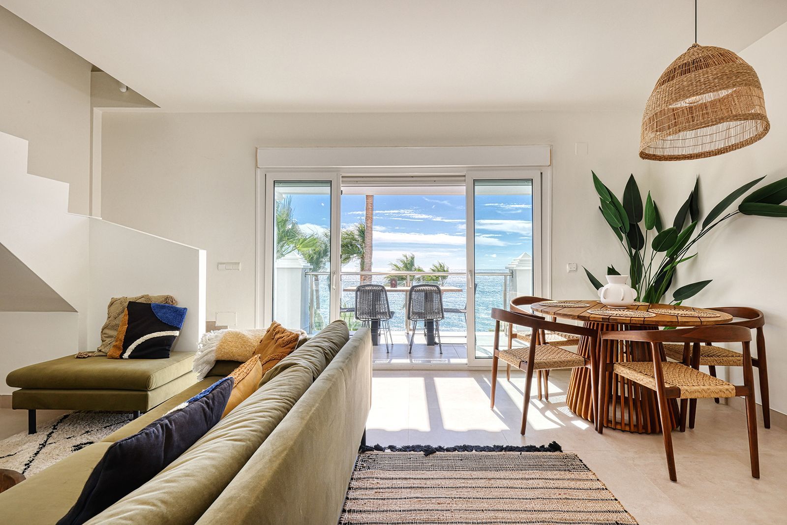 18103b9e776009f546cda4696eb7dd43 - 12