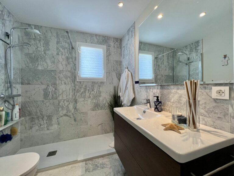 1e32dd5dbc9b059c2e7233a64dee899e - 10