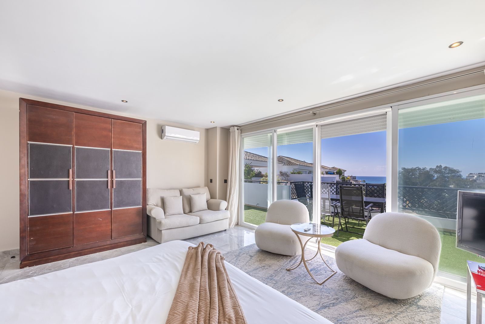 1e4a71a9488ba708390fe9dc98836c4e - 14