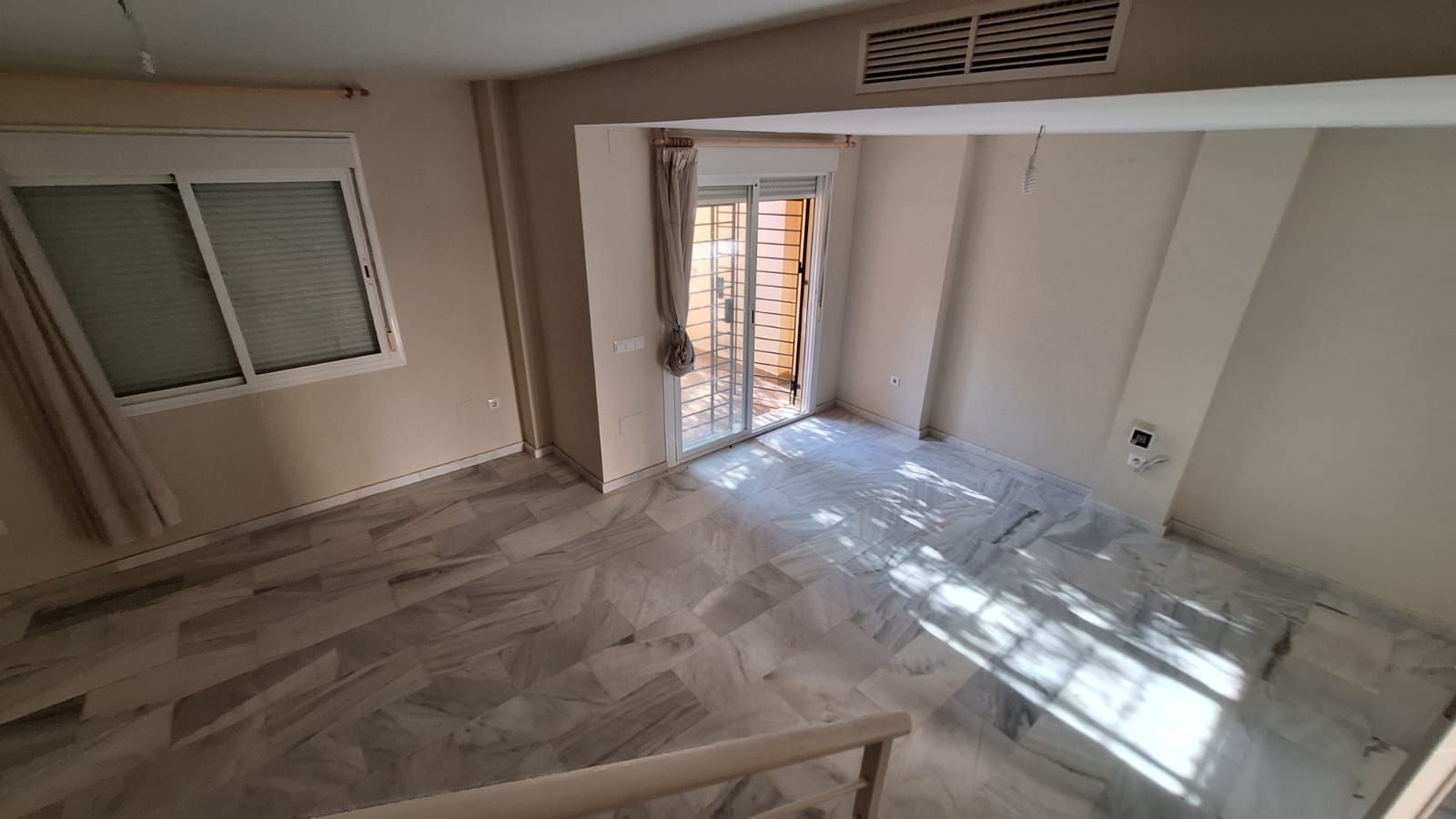 1edc3d5458c11b0635891d3548b7db1e - 16