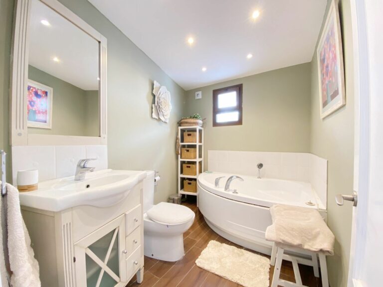 2379f8674deff8e9a27d78475151803d - 4